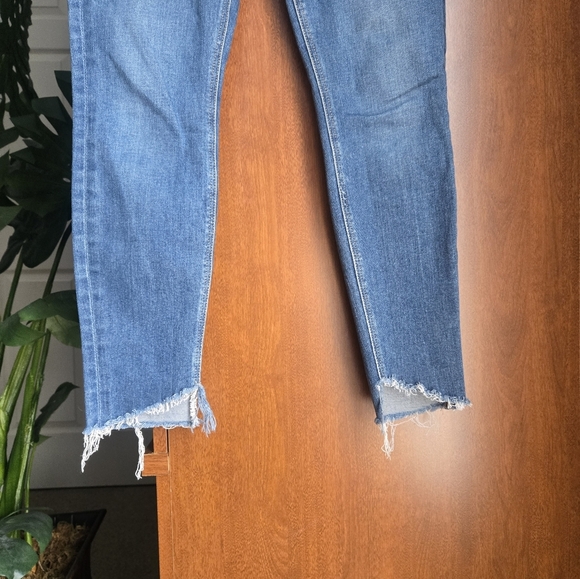 Mcguire womens size 26 style 15j midrise medium wash raw hem - Picture 4 of 9